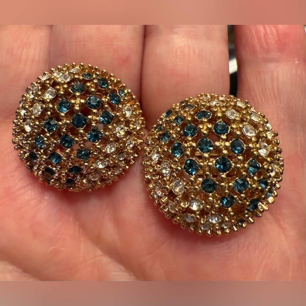 Nolan Miller Vintage Goldtone Clip on earrings with blue and white rhinestones